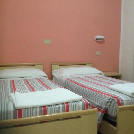 Hotel Elena เคียนเชียโนแตร์เม ภายนอก รูปภาพ