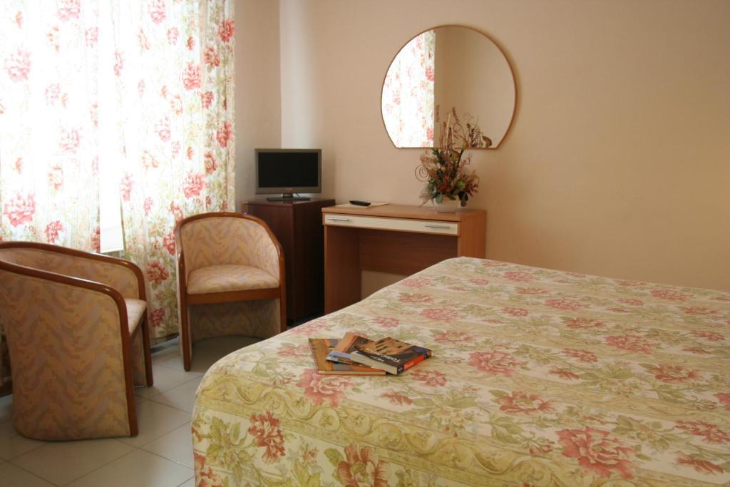 Hotel Elena เคียนเชียโนแตร์เม ห้อง รูปภาพ