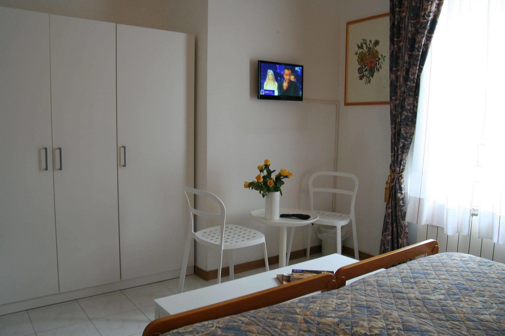Hotel Elena เคียนเชียโนแตร์เม ภายนอก รูปภาพ